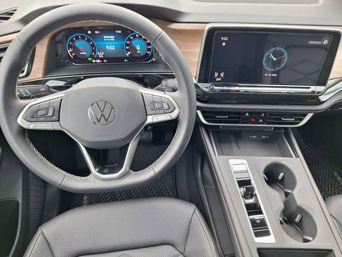 New 2026 Volkswagen Atlas SE image 21
