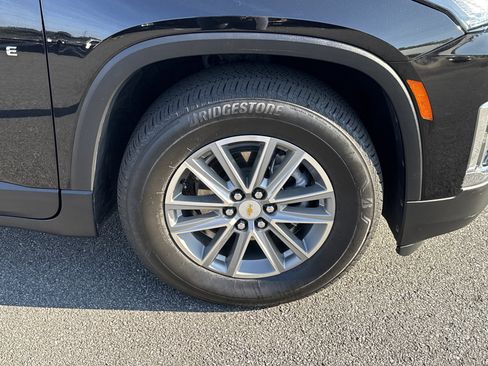 Used 2023 Chevrolet Traverse LT image 11