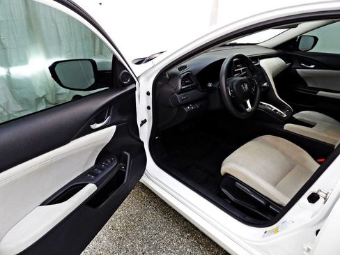 Used 2019 Honda Insight EX image 9