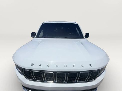 Used 2024 Jeep Wagoneer L Series II RWD image 12