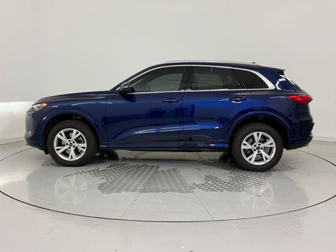 Certified 2025 Audi Q5 Premium w/ Convenience Package image 2