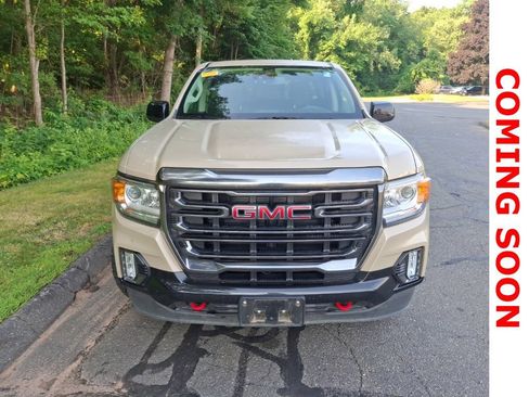 Used 2022 GMC Canyon AT4 w/ Driver Alert Package AWD/4WD image 3