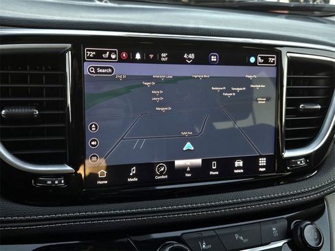 Used 2023 Chrysler Pacifica Limited image 16