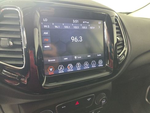 Used 2019 Jeep Compass Limited AWD/4WD image 16