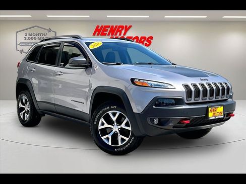 Used 2018 Jeep Cherokee Trailhawk w/ Quick Order Package 27L AWD/4WD image 1