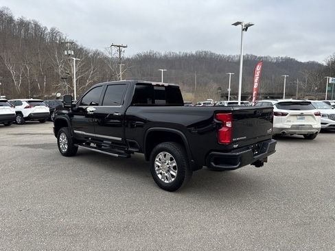 Used 2024 Chevrolet Silverado 2500 High Country image 2