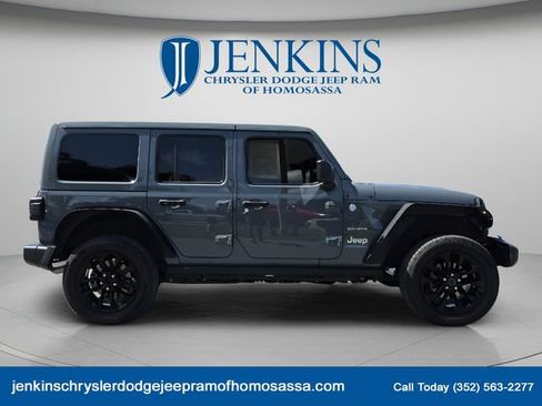 Used 2024 Jeep Wrangler Unlimited Sahara AWD/4WD image 2
