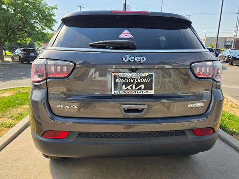 Used 2024 Jeep Compass Latitude AWD/4WD image 6