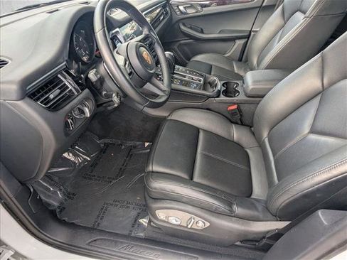 Used 2023 Porsche Macan image 17