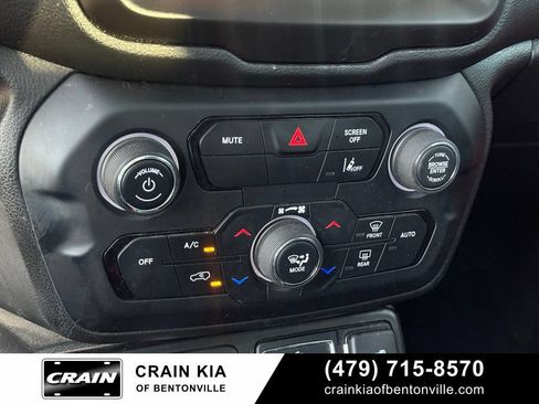 Used 2022 Jeep Renegade Trailhawk w/ Sun/Sound Group AWD/4WD image 17