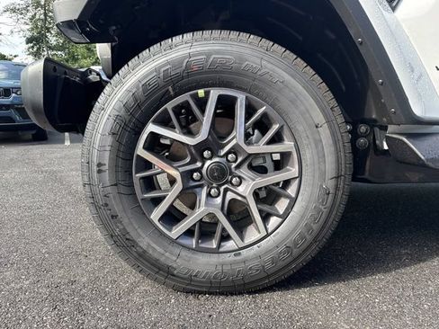 New 2026 Jeep Wrangler Unlimited Sahara AWD/4WD image 10