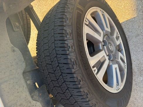 Used 2021 Toyota Tundra SR5 w/ SR5 Leather Package RWD image 5