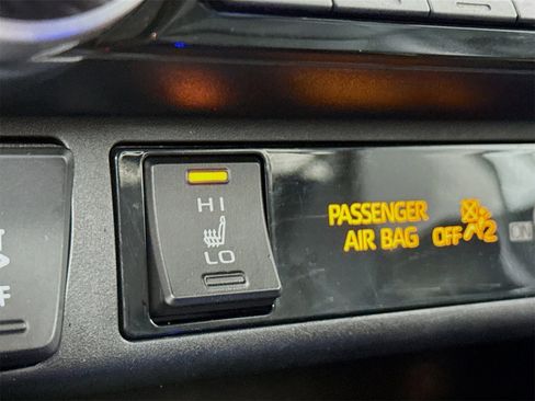 Certified 2020 Toyota RAV4 XLE Premium image 17