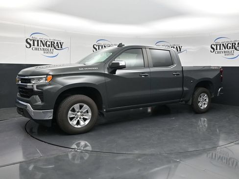 Used 2025 Chevrolet Silverado 1500 LT AWD/4WD image 4