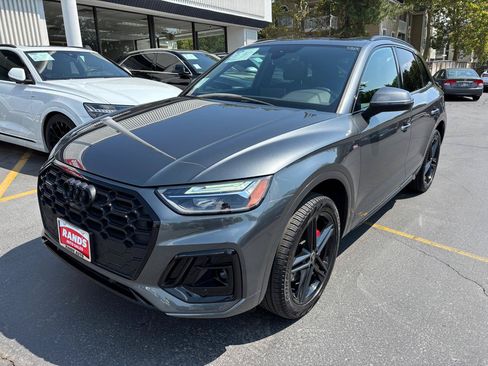 Used 2024 Audi Q5 e Premium Plus w/ Premium Plus Package AWD/4WD image 16