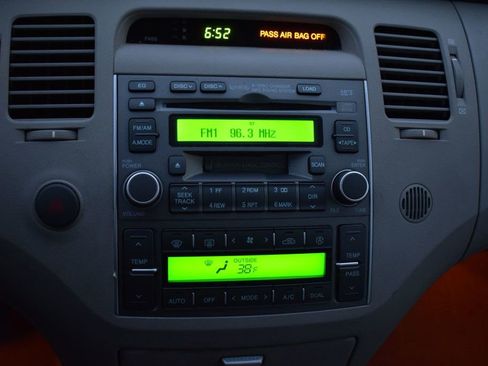 Used 2006 Hyundai Azera SE image 28