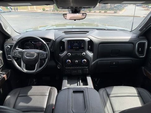 Used 2020 GMC Sierra 2500 Denali w/ Denali Ultimate Package AWD/4WD image 18