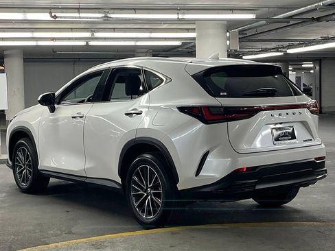 Used 2025 Lexus NX 250 FWD w/ Premium Package image 4