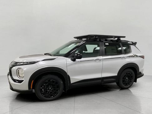 New 2026 Mitsubishi Outlander AWD image 8