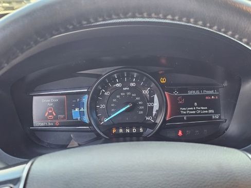 Used 2019 Ford Explorer Limited image 12