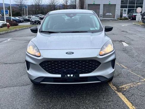 Used 2022 Ford Escape S image 2