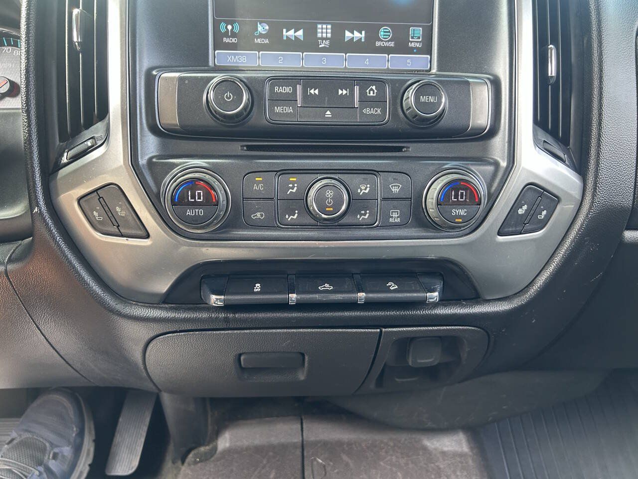 Used 2018 Chevrolet Silverado 1500 LT w/ All Star Edition AWD/4WD image 35