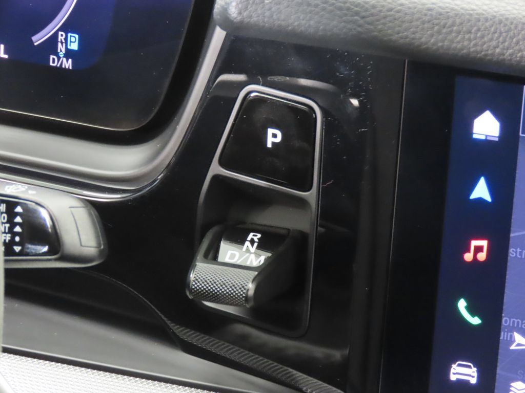 Certified 2025 Porsche Cayenne Coupe AWD/4WD image 26