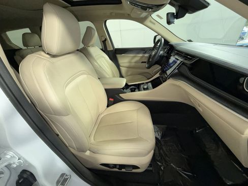 Used 2022 Jeep Grand Cherokee L Limited image 28