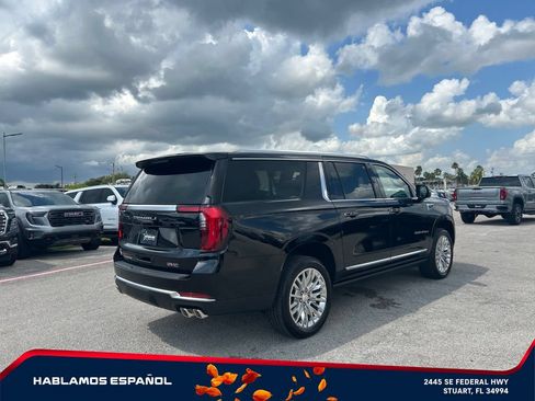 New 2026 GMC Yukon XL Denali w/ Denali Reserve Package AWD/4WD image 7