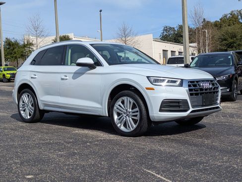 Used 2020 Audi Q5 2.0T Premium Plus w/ Premium Plus Package image 2