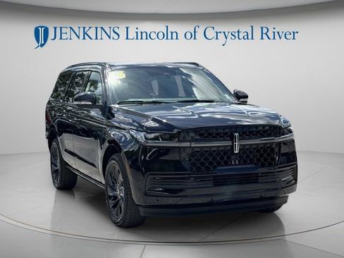New 2026 Lincoln Navigator Reserve w/ Jet Appearance Package AWD/4WD image 15