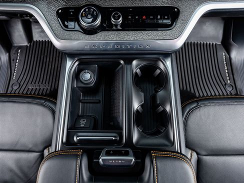 Used 2025 Ford Expedition Tremor image 29