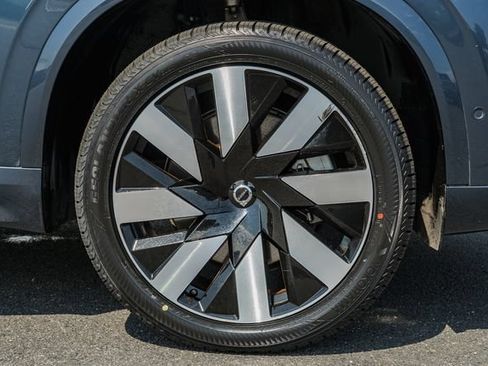 Certified 2023 Volvo XC90 T8 Ultimate w/ Lounge Package AWD/4WD image 17