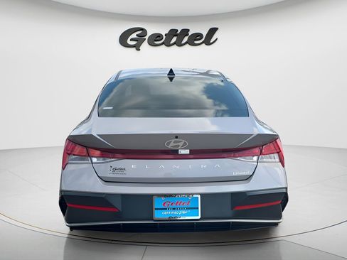 Used 2025 Hyundai Elantra Limited FWD image 6