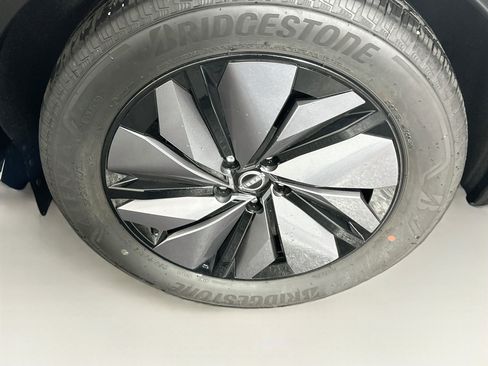 Used 2024 Nissan Ariya FWD image 11