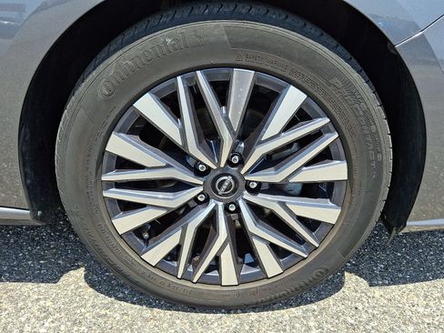 Certified 2023 Nissan Altima 2.5 SV FWD image 8