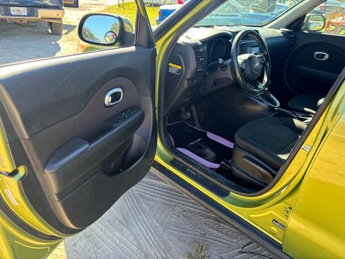 Used 2014 Kia Soul FWD image 13