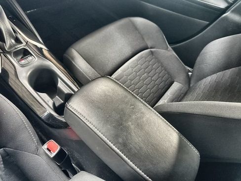 Used 2019 Toyota Corolla SE w/ Carpet Mat Package FWD image 22