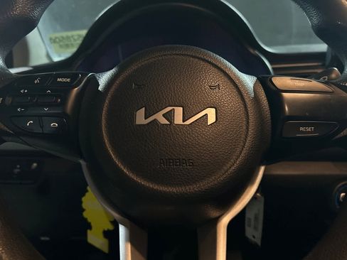 Used 2023 Kia Rio LX image 23