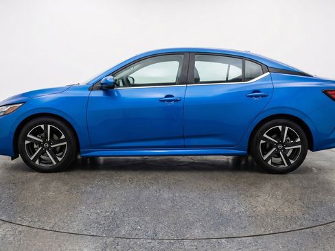Used 2025 Nissan Sentra SV image 5