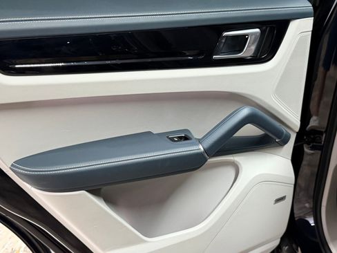 Used 2019 Porsche Cayenne S AWD/4WD image 41