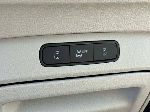 Certified 2025 Volkswagen ID. Buzz 1st Edition RWD image 16