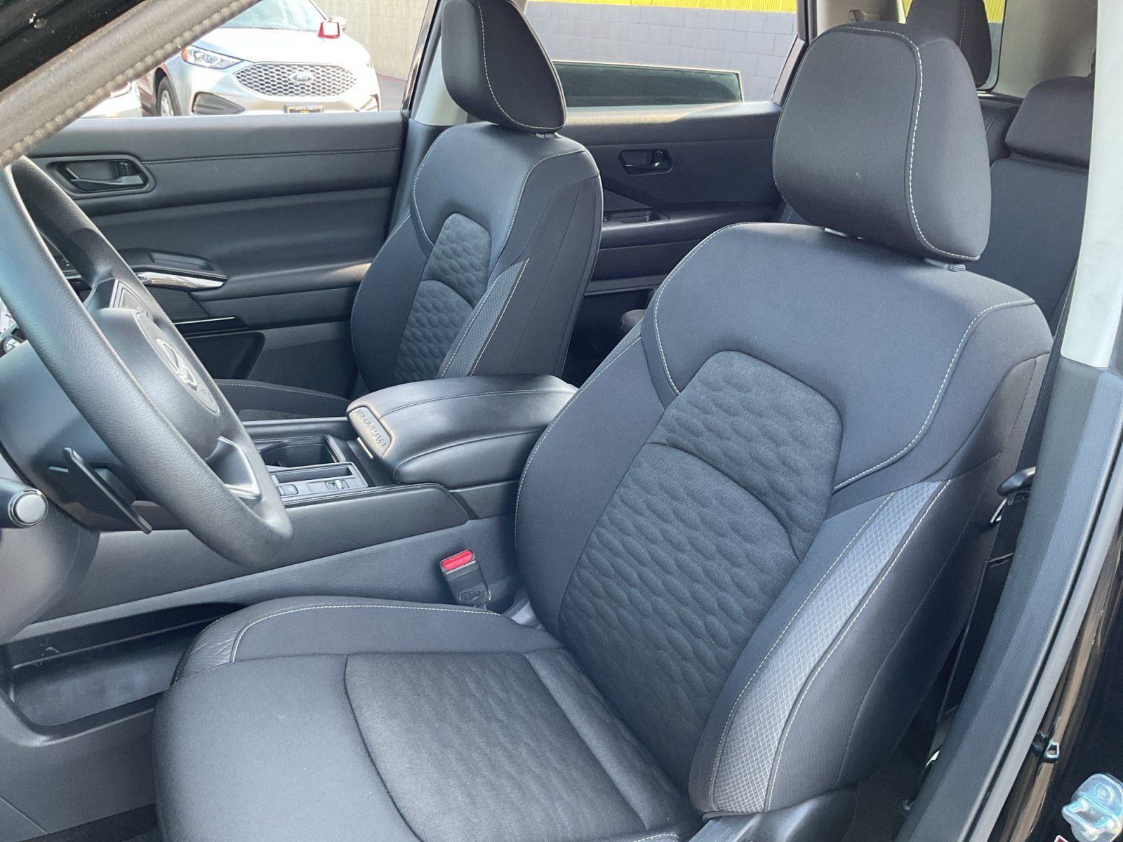Used 2024 Nissan Pathfinder S FWD image 18