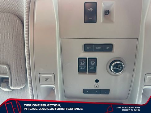 Used 2020 Cadillac Escalade ESV Premium Luxury RWD image 28