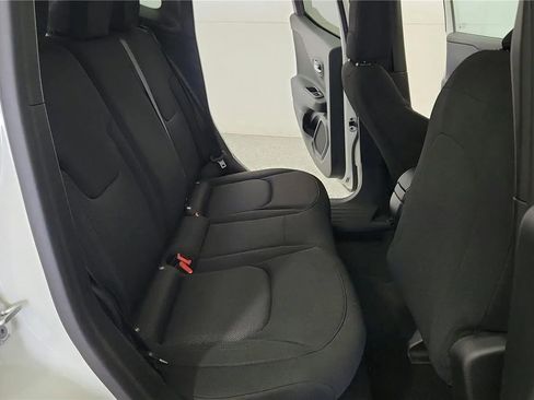 Used 2023 Jeep Renegade Latitude image 37