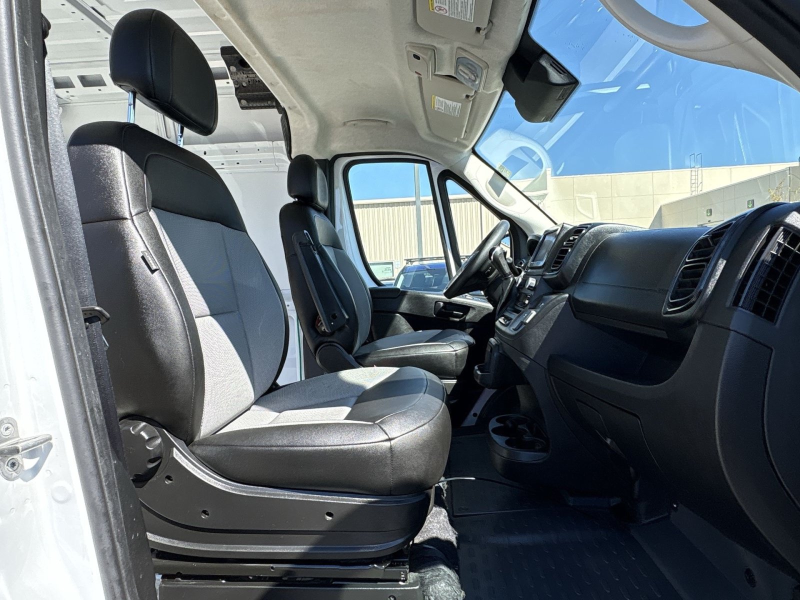 Used 2025 RAM ProMaster 3500 w/ Convenience Group FWD image 25