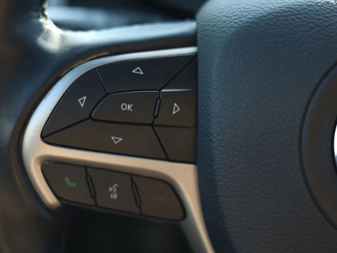 Used 2020 Jeep Grand Cherokee Laredo image 17