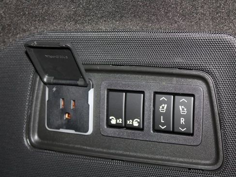 New 2026 Cadillac Escalade V image 39