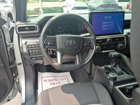 Used 2025 Toyota Tacoma TRD Off-Road AWD/4WD image 10