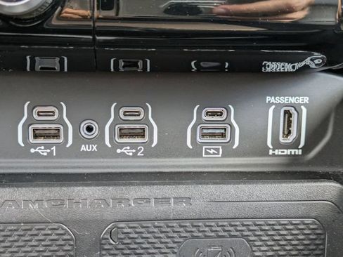 Used 2025 RAM 1500 Limited AWD/4WD image 25